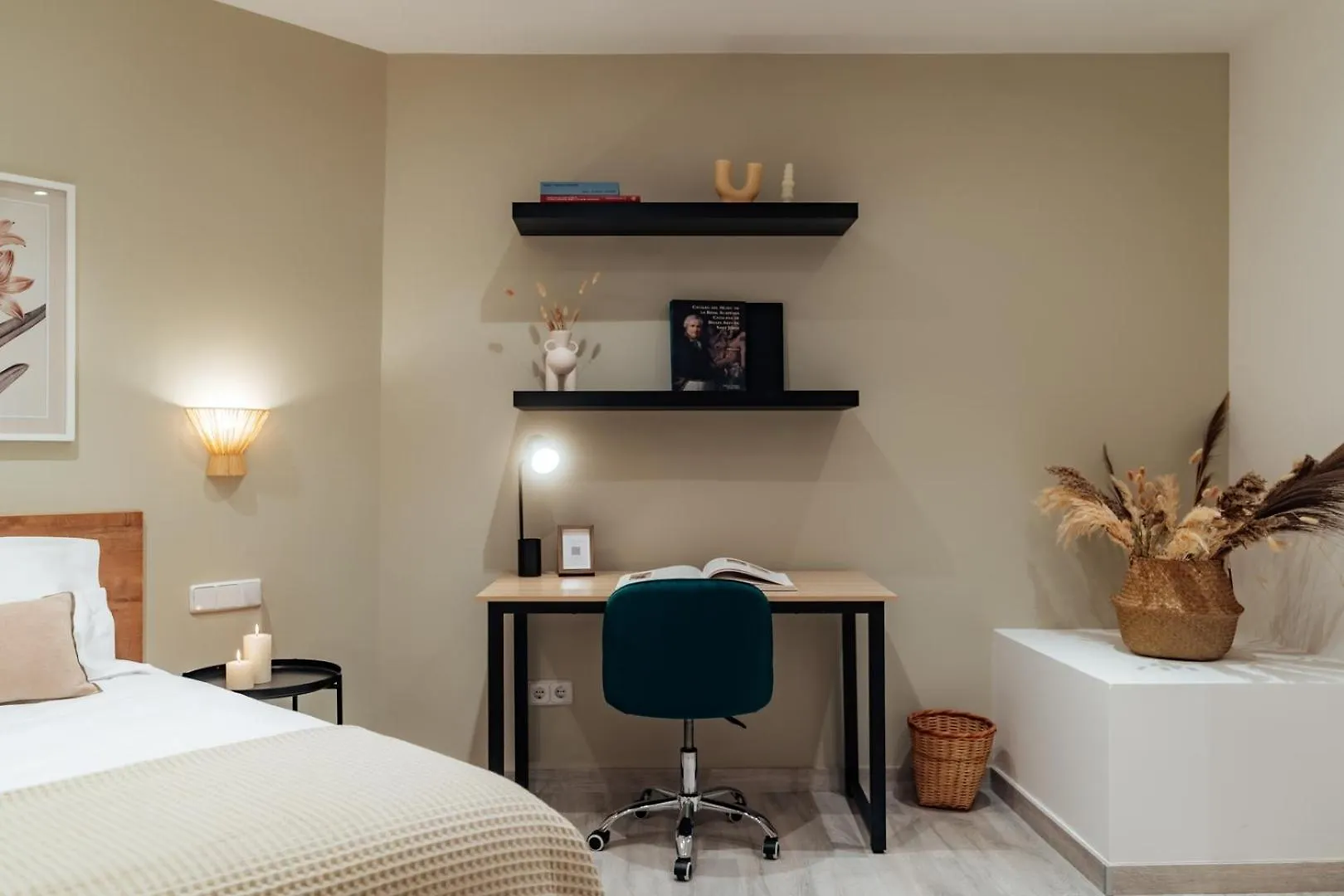 Casa Central Barcelona 0*,