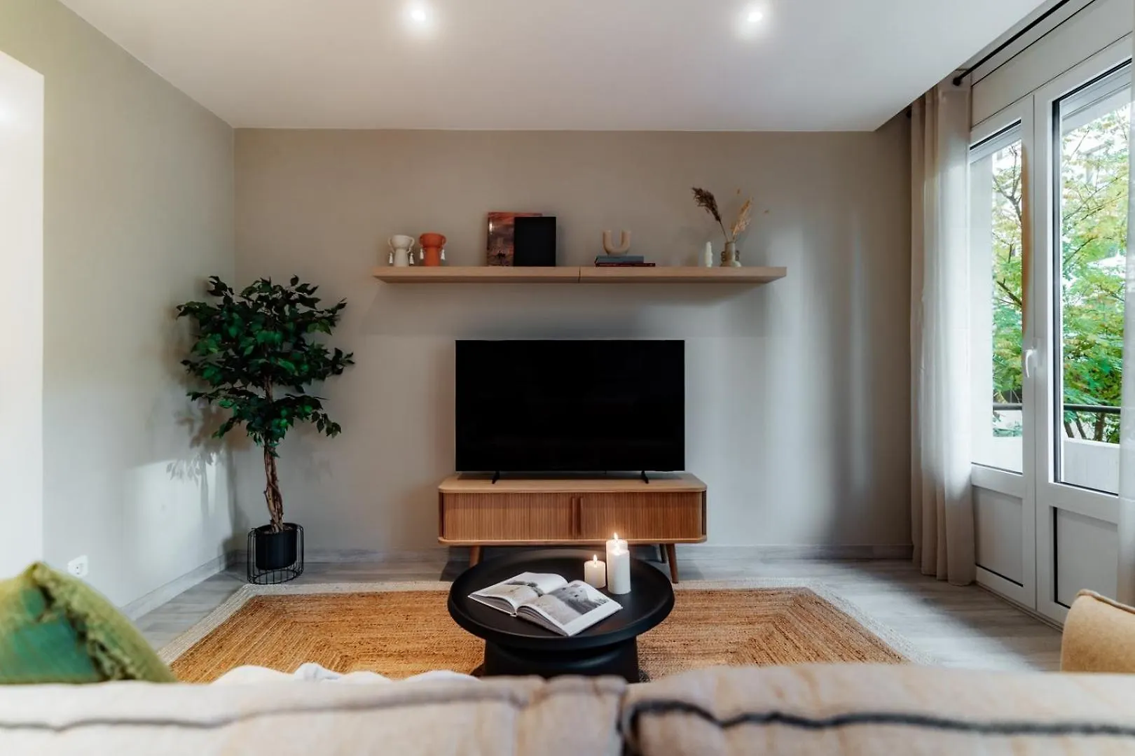 Casa Central Barcelona 0*,